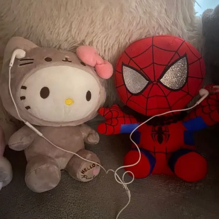 Avatar đôi Kitty và Spider-Man phong cách ngộ nghĩnh.
