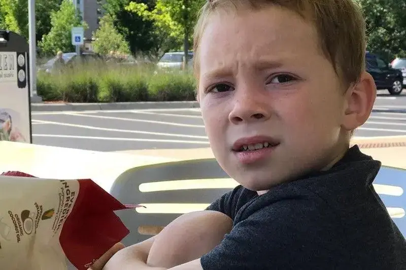 Biểu cảm bất ngờ gương mặt đỏ bừng quê