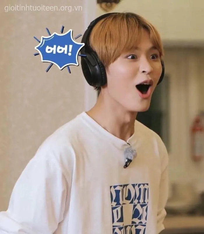 Hình chế giật mình gương mặt run rẩy troll