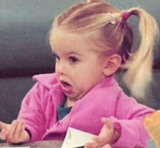 Meme sốc gương mặt mếu máo quê nhục