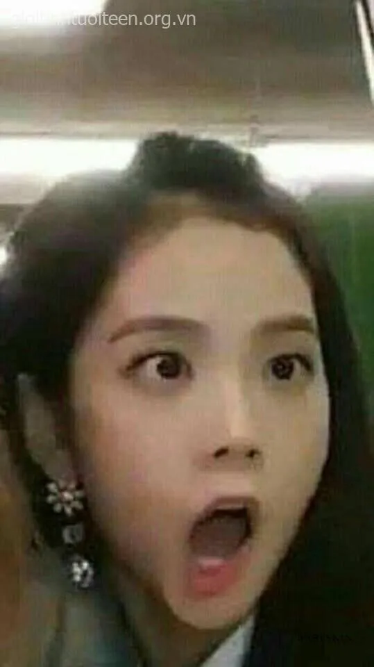 Meme sửng sốt gương mặt ngây dại cực hài