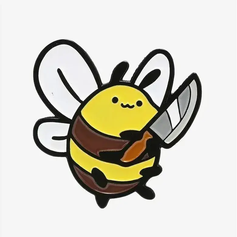 Hình ảnh ong vàng cầm dao mang sự hung dữ vui.