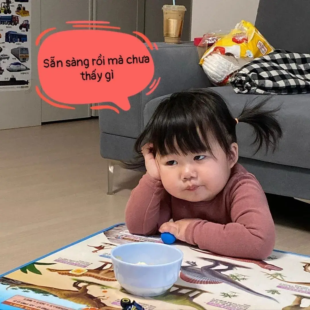 Hình ảnh khuôn mặt đỏ mặt, nét duyên dáng vừa gợi vừa hài