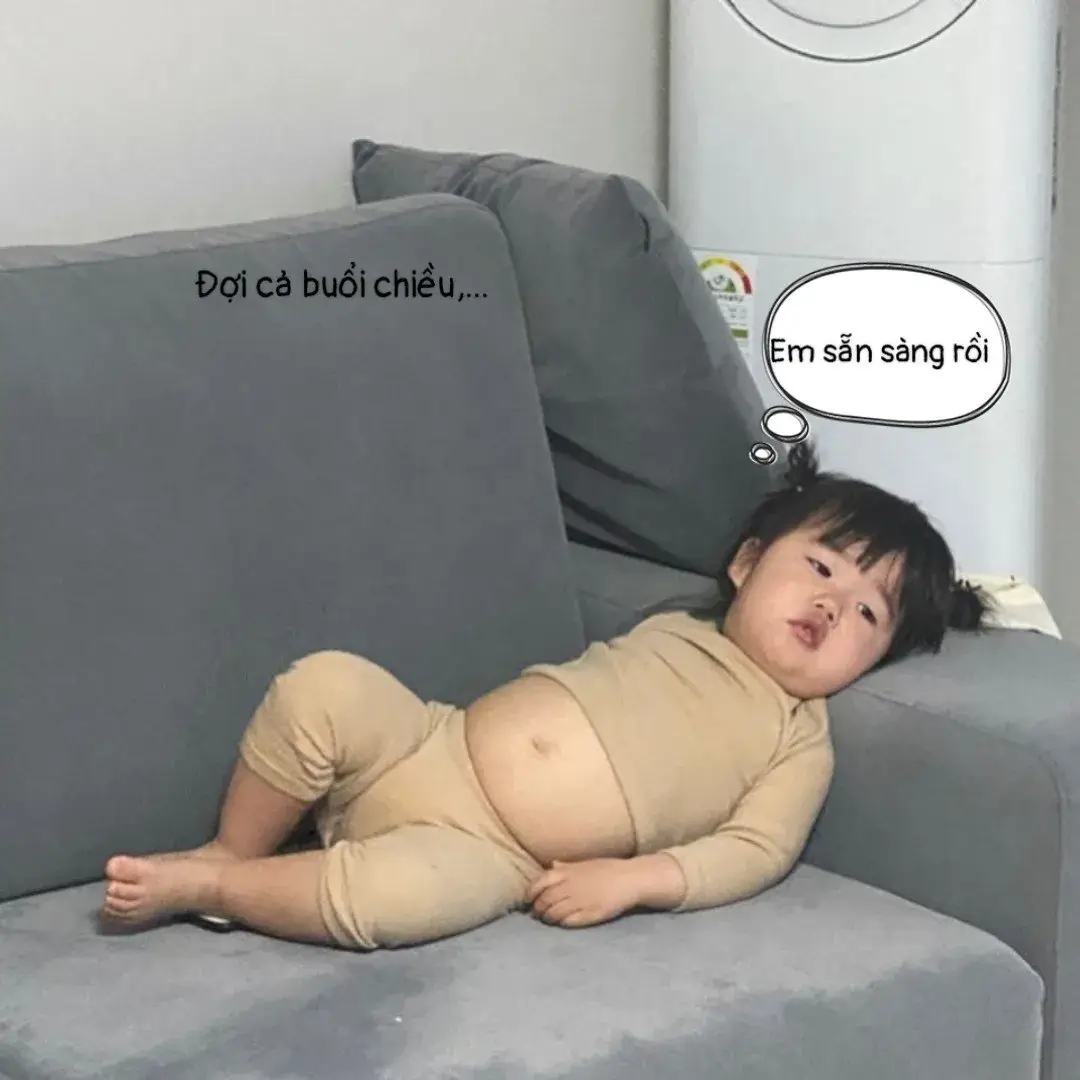 Meme biểu cảm môi cười khẽ, ánh mắt khêu gợi đầy vui nhộn