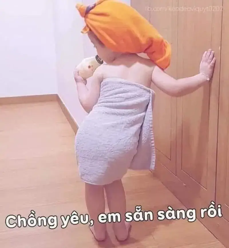 Bộ ảnh Meme Em Sẵn Sàng Rồi quyến rũ hài hước nhưng đầy tinh tế
