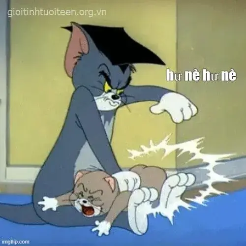 Ảnh chế hư nè troll bạn bằng hành động đánh yêu