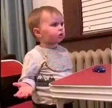 Biểu cảm sững sờ gương mặt đỏ bừng cực hài