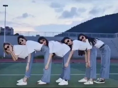 Ảnh đại diện nhóm bạn thân 5 người vô tri bựa bựa cực kỳ độc đáo