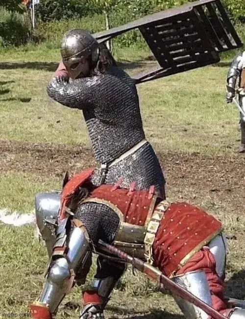 Meme chiến binh đánh nhau vui nhộn khiến ai cũng cười