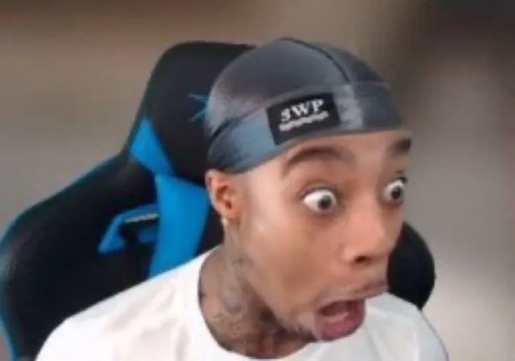 Hình chế choáng váng anh da đen gương mặt rầu rĩ