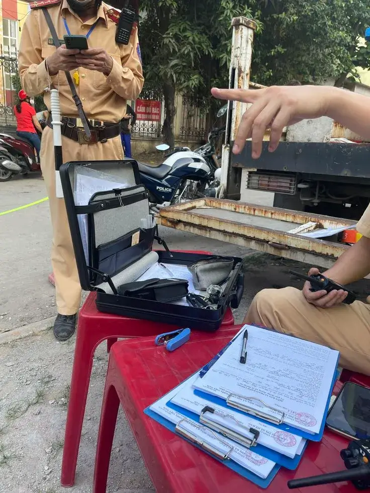 1 Bộ sưu tập meme bị công an bắt hài hước, xem là cười đau bụng