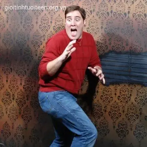 Sự sững sờ khiến nhân vật như bị “đóng băng”.