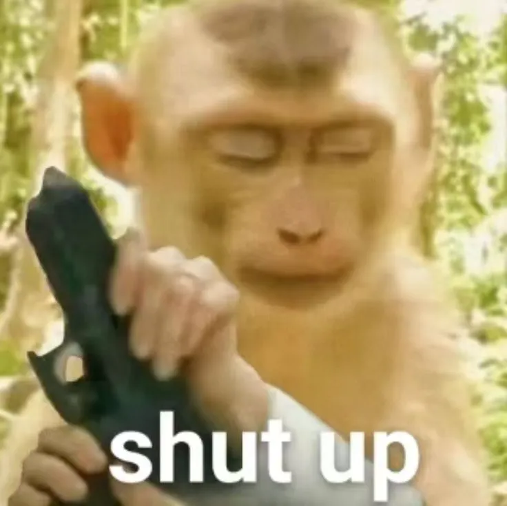 Hình chế khỉ cầm súng trong biểu cảm troll hài.