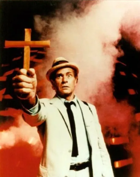 Meme trừ tà hài hước khi gặp người đáng sợ