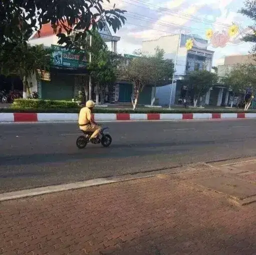 Ảnh chế cảnh sát giao thông tinh nghịch khiến cộng đồng cười ngất