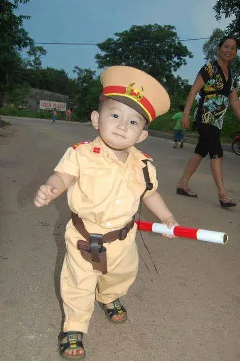 Meme lực lượng giao thông ngầu lòi nhưng cực buồn cười