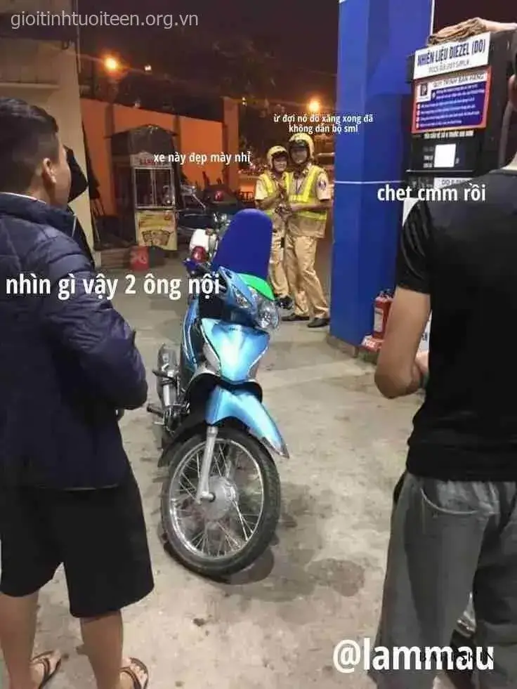 Công an giao thông rình bắt xe 2 thanh niên