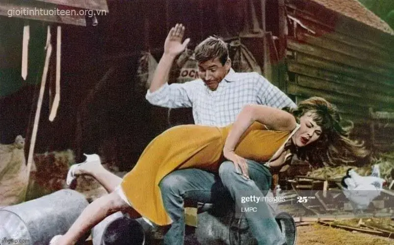 Meme tét mông bất ngờ, nhìn rất thú vị.