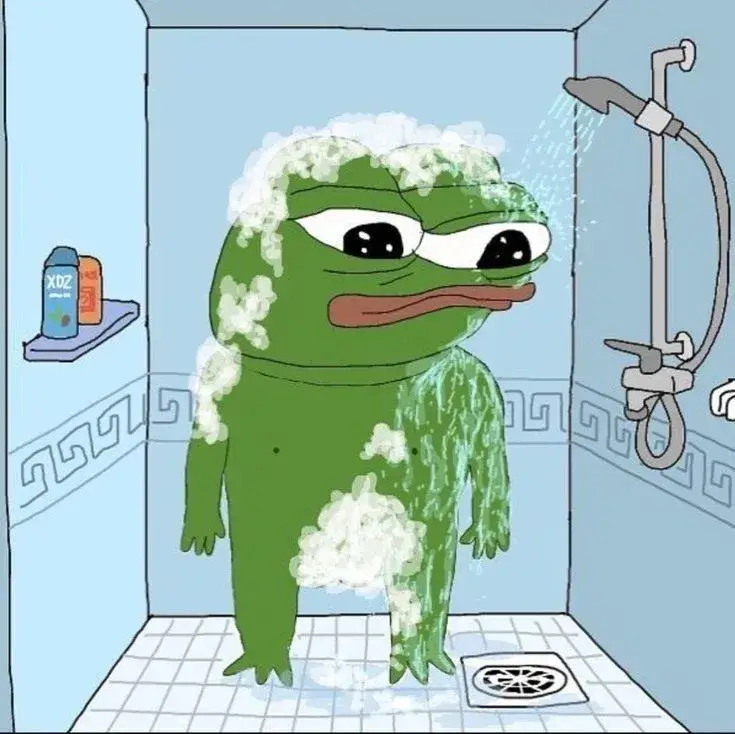 Meme ếch xanh đang tắm rửa