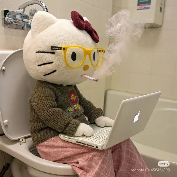 Ảnh hài hước chú mèo hồng ánh nhìn khó chịu.