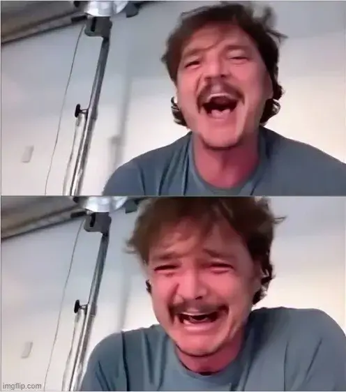 Ảnh meme mặt khóc nhưng cười vừa buồn vừa hài.