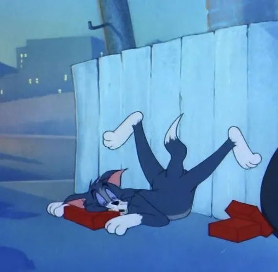 Meme Tom buồn ngủ chán nản cực duyên