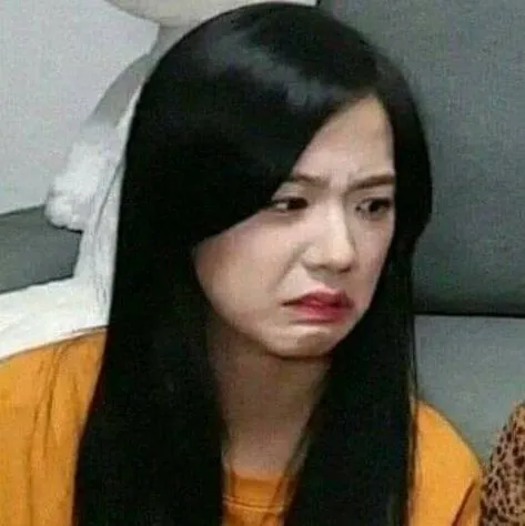 Meme ngỡ ngàng há mồm, gương mặt tái mét cực buồn