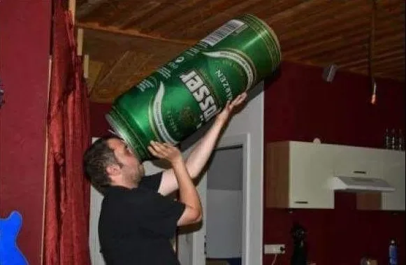 Meme chai bia khổng lồ