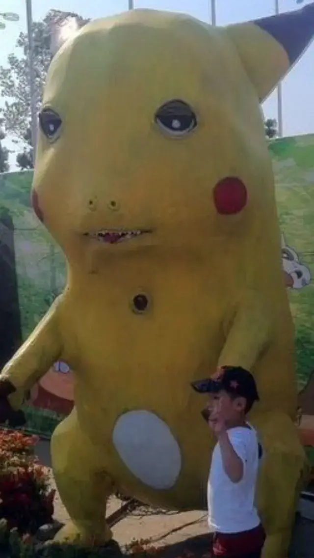 Pikachu bá đạo khiến netizen cười như điên