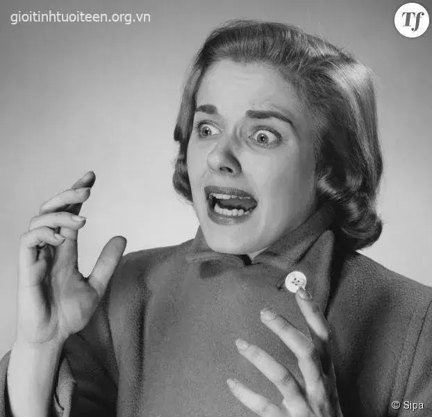 Meme gương mặt sững sờ như mất hồn vài giây.