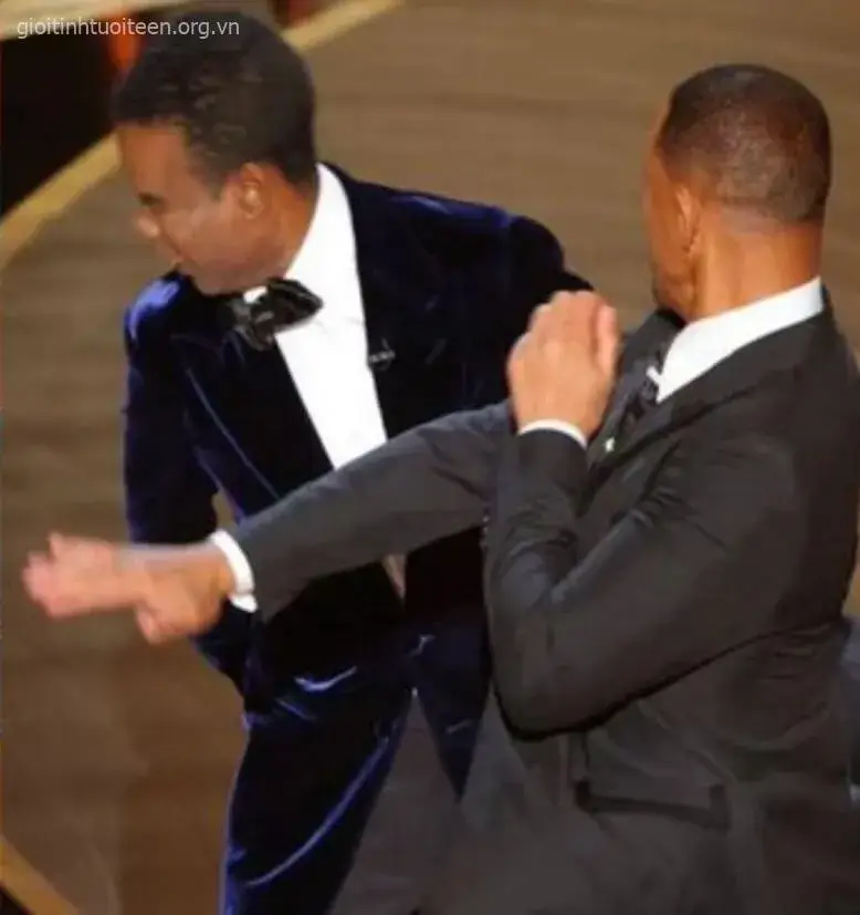 Meme tát bất ngờ, cảm giác khó nhịn cười.