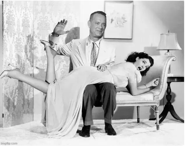 Hình đánh vào đít cực bất ngờ và lầy.