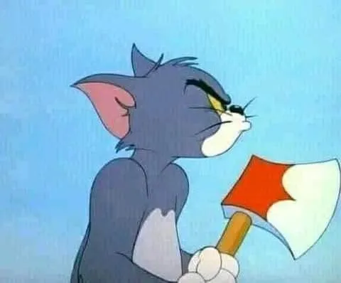 Meme Tom cầm rìu đánh nhau